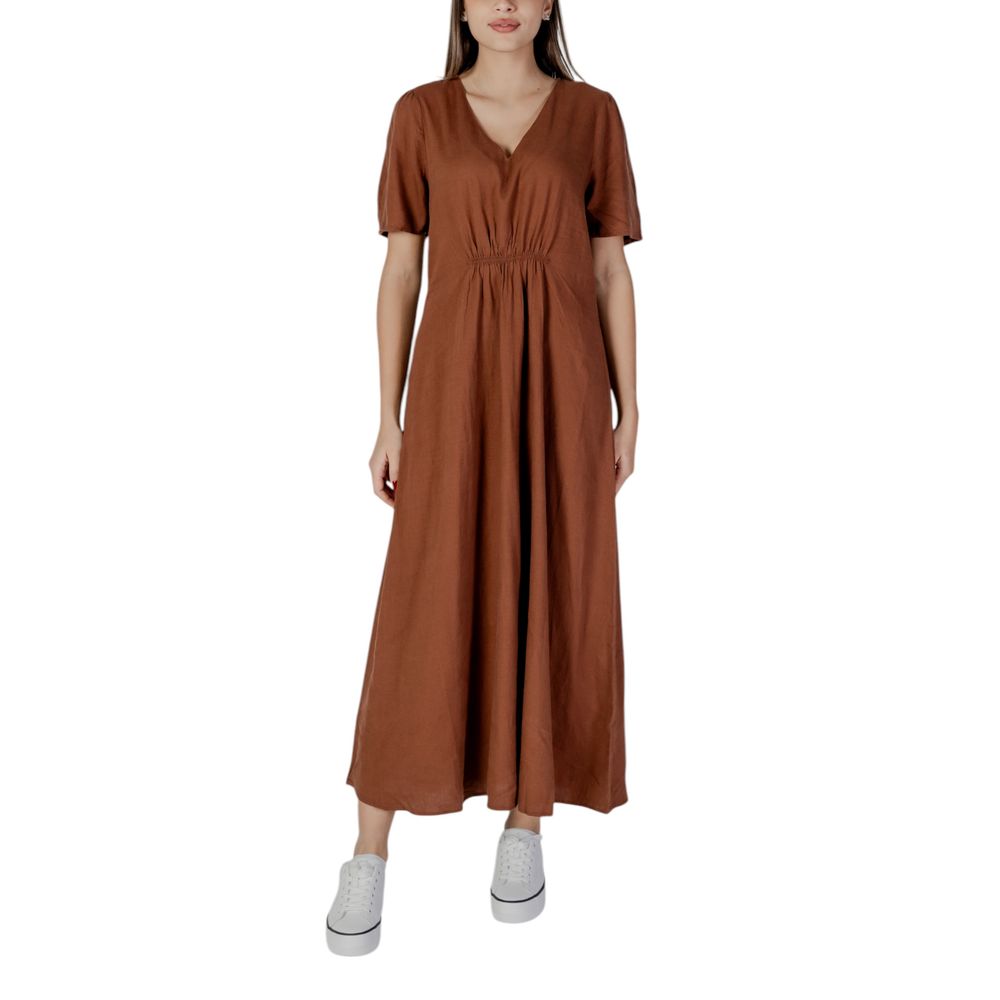 B.Young Brown Linen Long
