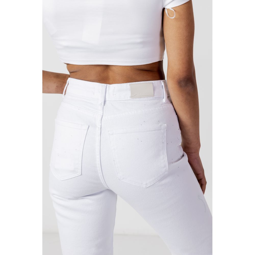 Only White Cotton Mom Jeans - Image 4