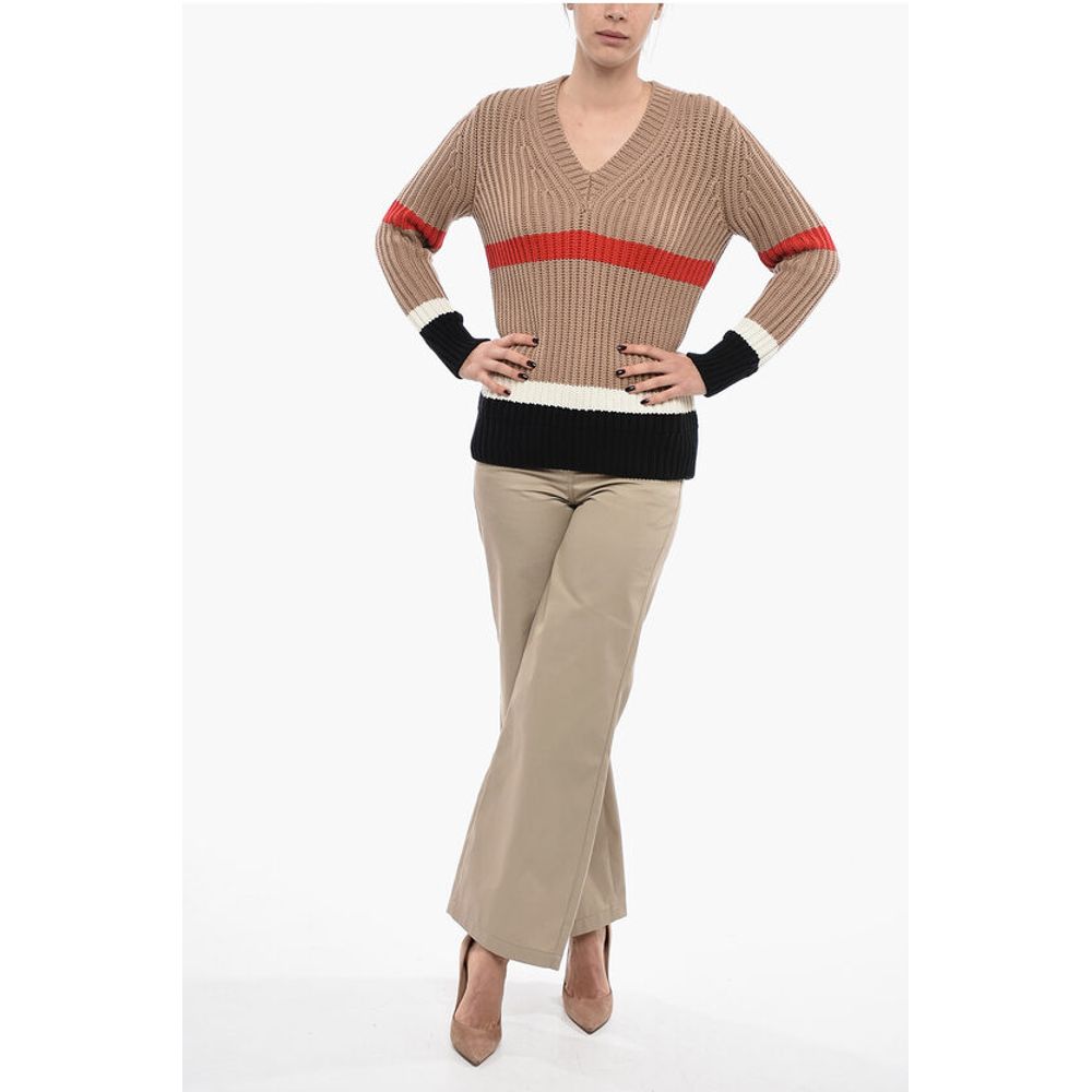 Burberry V-Neck Cashmere Blend Jumper - Image 4